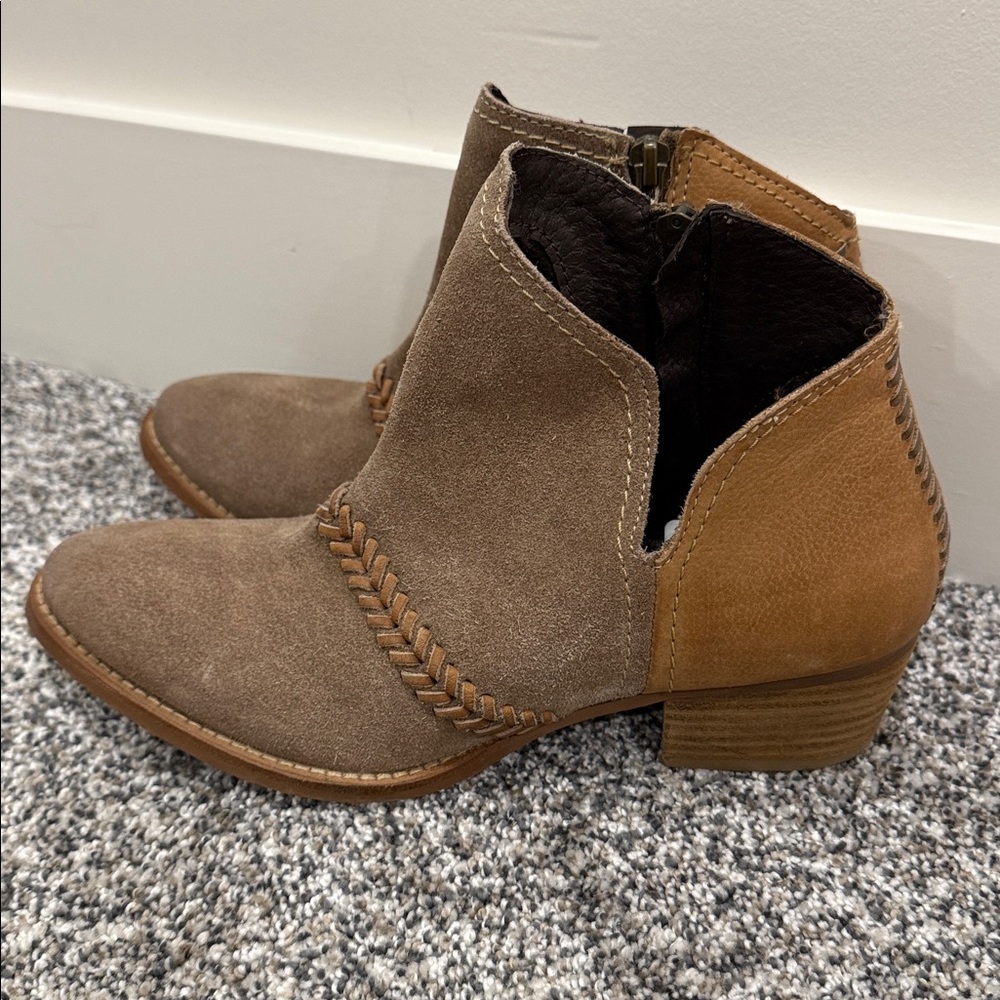 Diba True Say Again Two Toned Ankle Bootie Western Braided Leather Upper Sz 8.5 - Picture 3 of 9